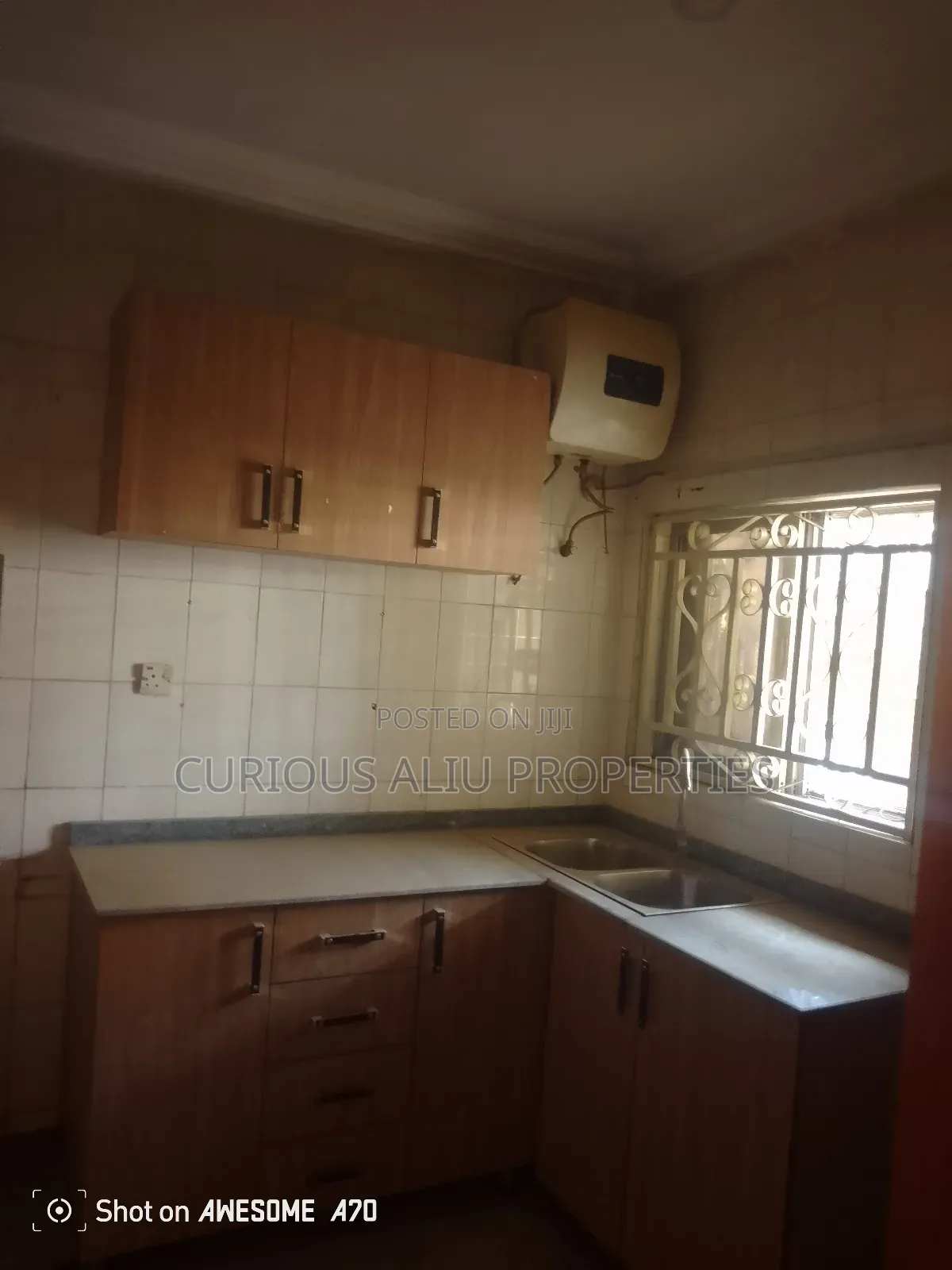 Three Bedroom for Rent Commercial in Utako
