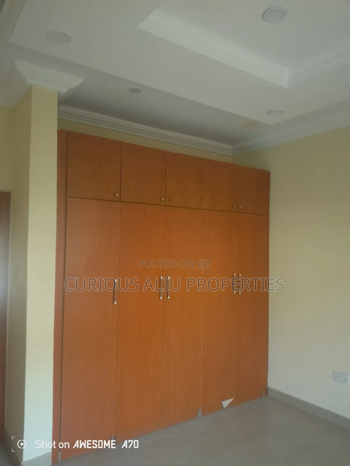 Three Bedroom for Rent Commercial in Utako
