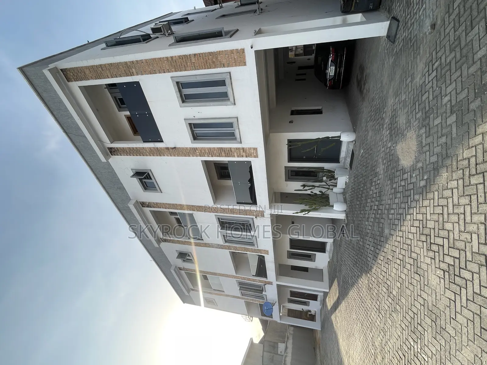 4bdrm Duplex in Ikota for rent in Ikota