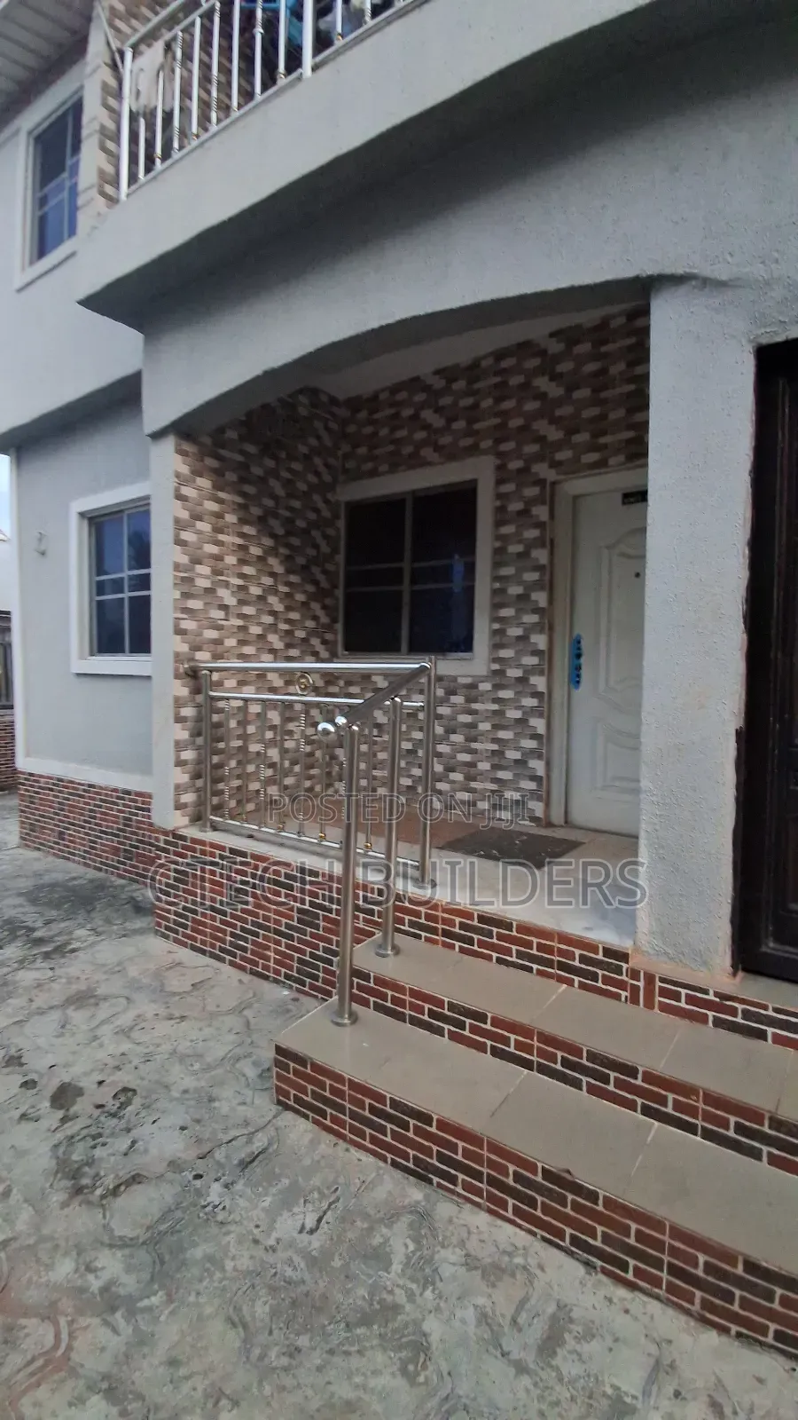 8bdrm Block of Flats in Benin City for sale in Benin City