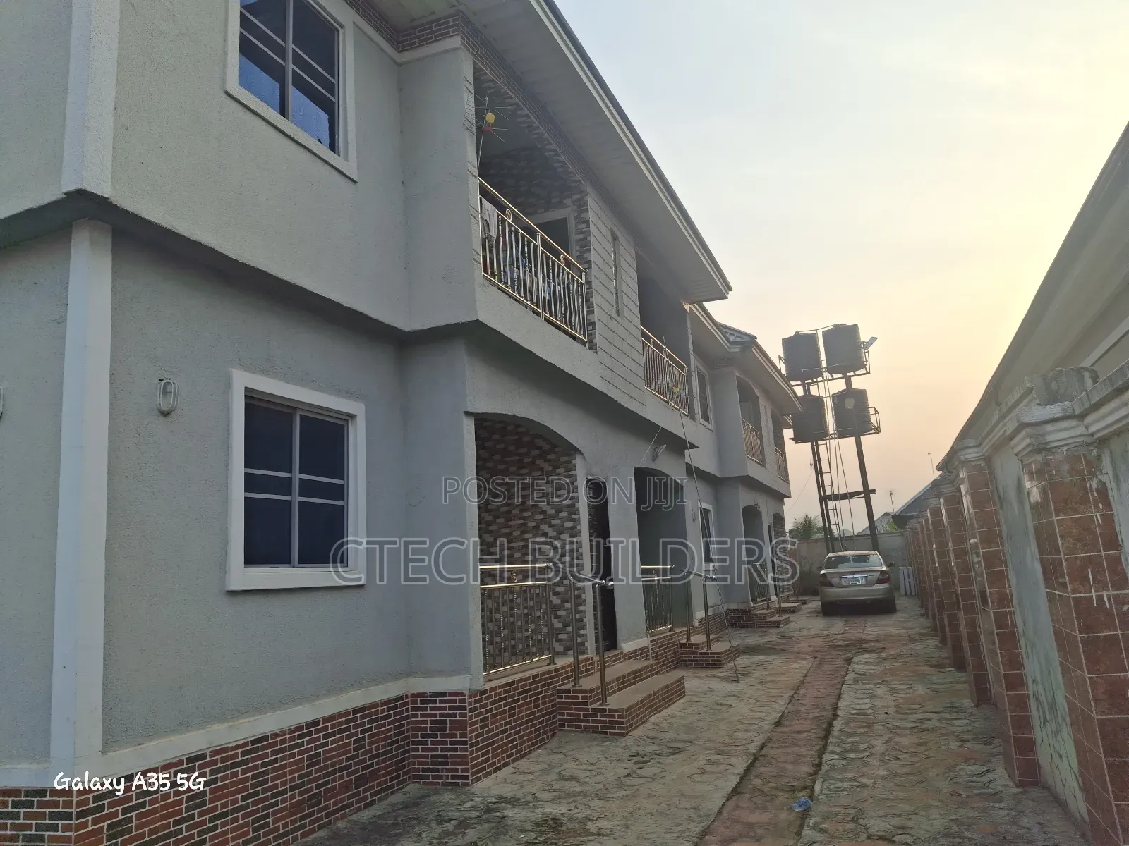 8bdrm Block of Flats in Benin City for sale in Benin City
