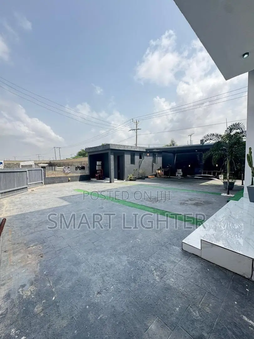 4bdrm Duplex in Apo Resettlement for sale in Apo Resettlement