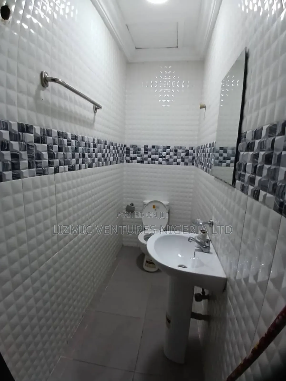 Furnished 3bdrm Apartment in Peace Estate, Oregun for rent in Oregun