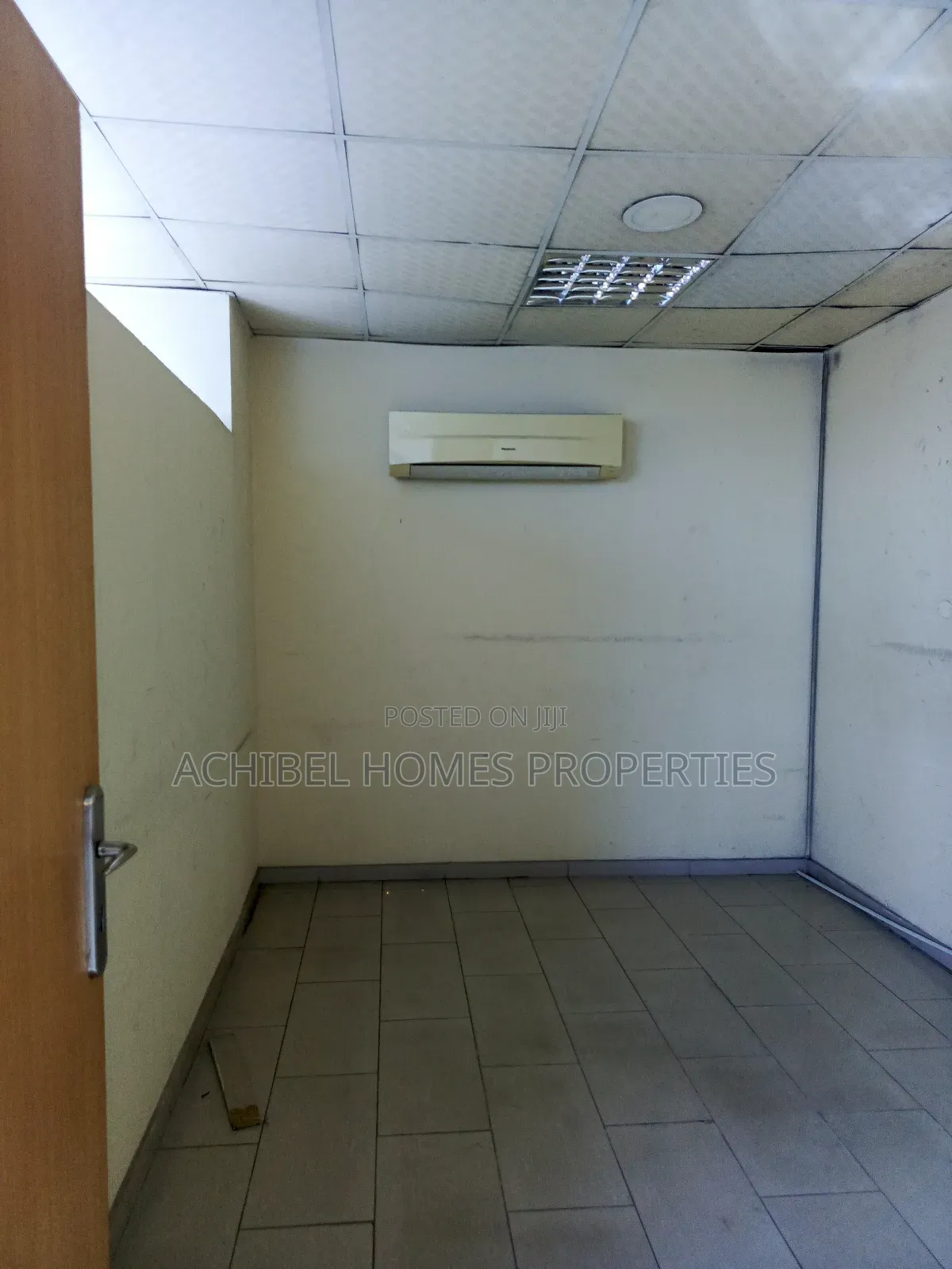 A 250 Square Meter Office Space in Lekki Phase 1 in Ikate