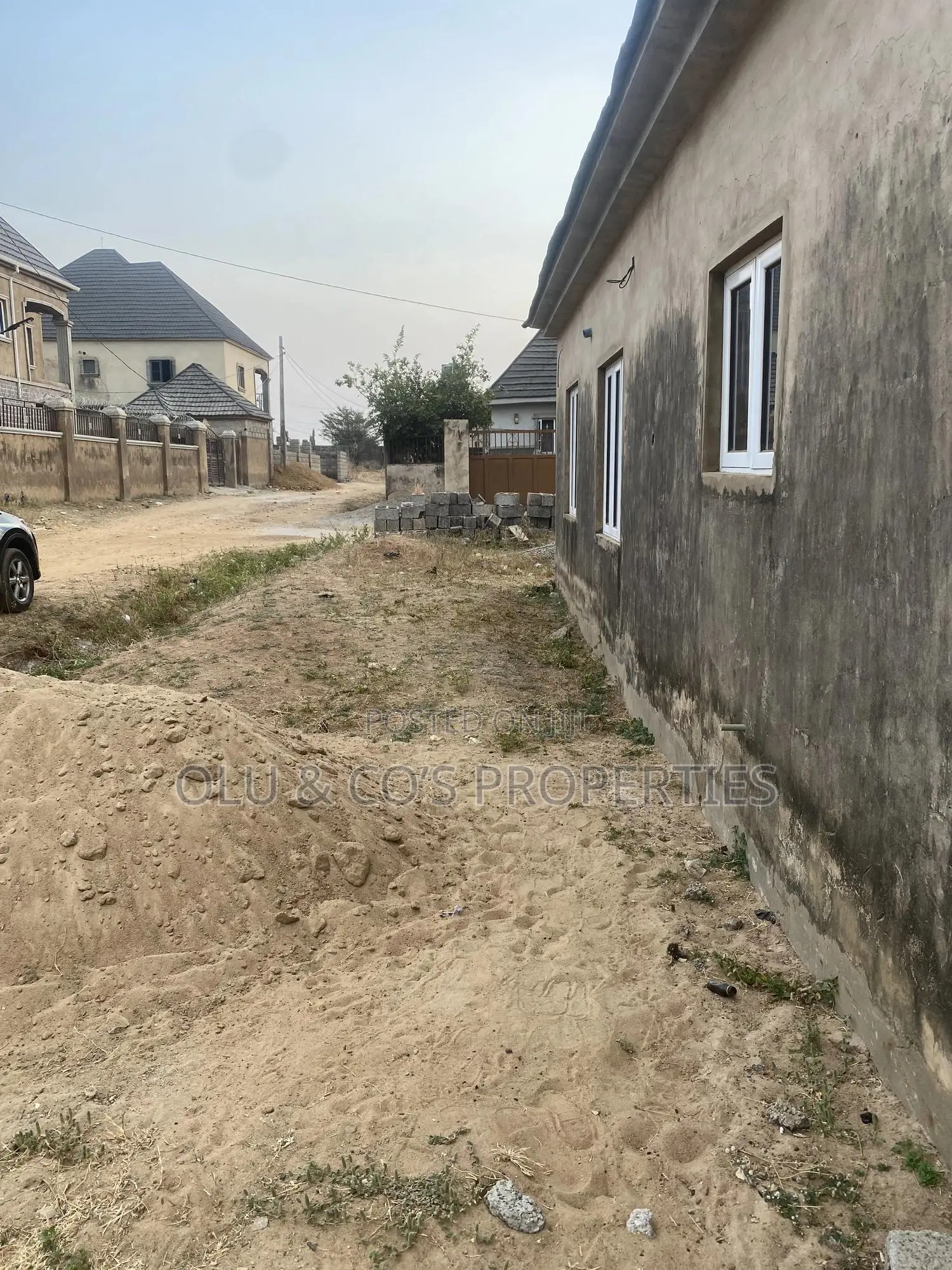 3bdrm Bungalow in An Estate Behind Von, Lugbe District for sale in Lugbe District