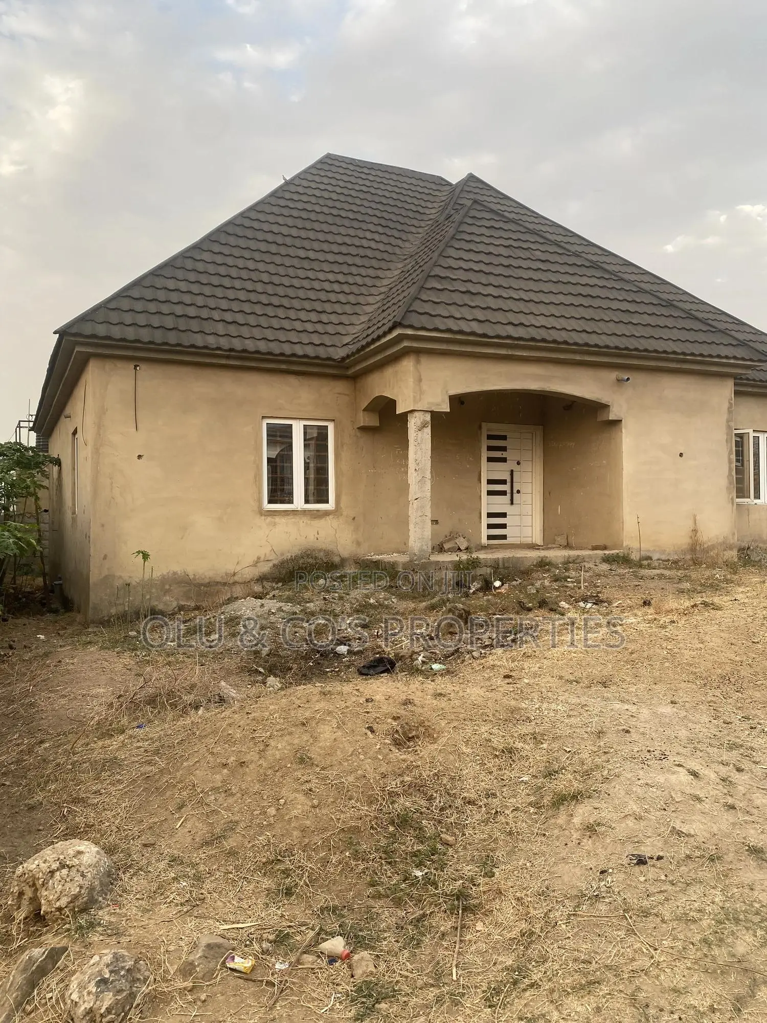 3bdrm Bungalow in An Estate Behind Von, Lugbe District for sale in Lugbe District