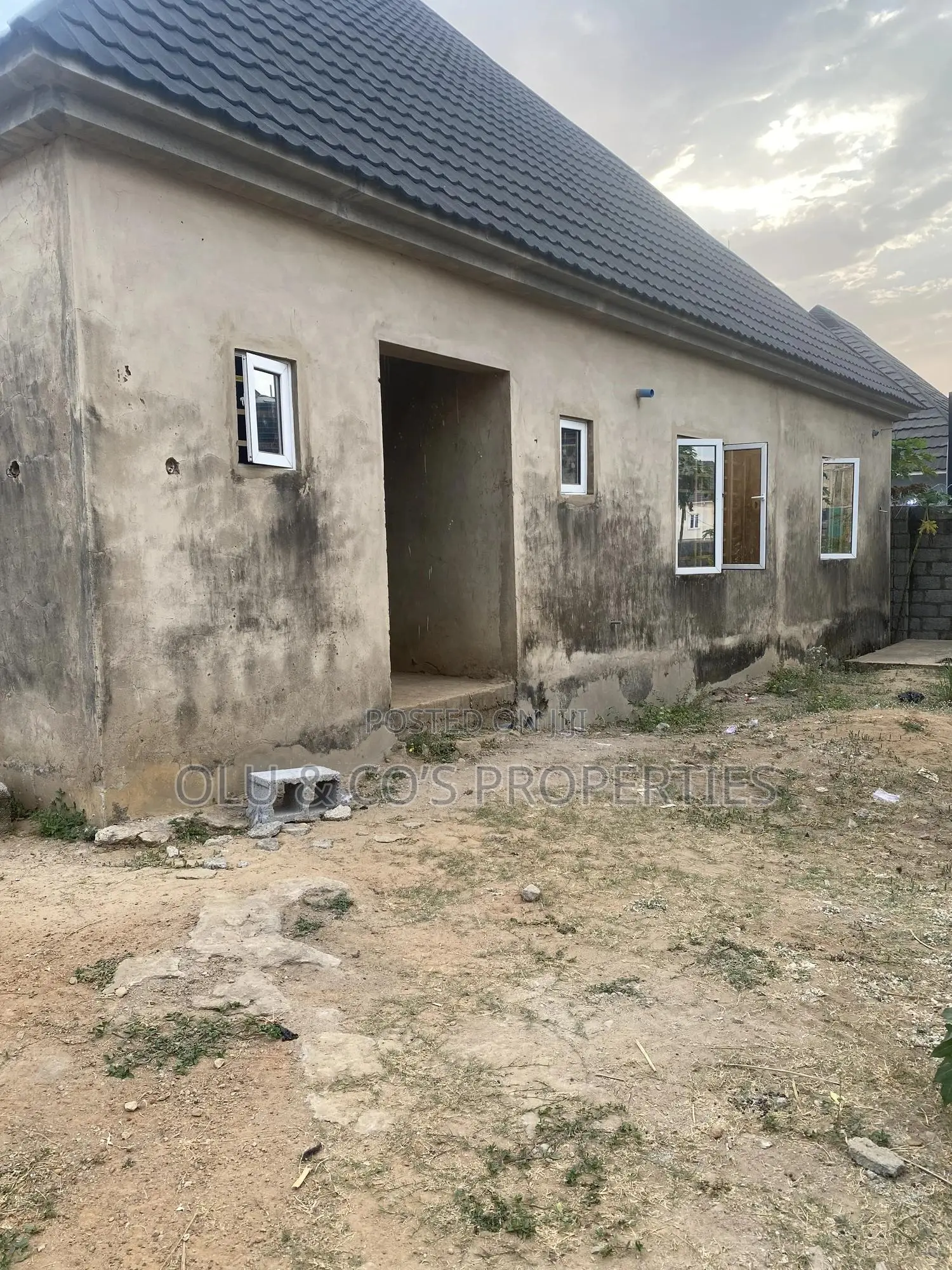 3bdrm Bungalow in An Estate Behind Von, Lugbe District for sale in Lugbe District