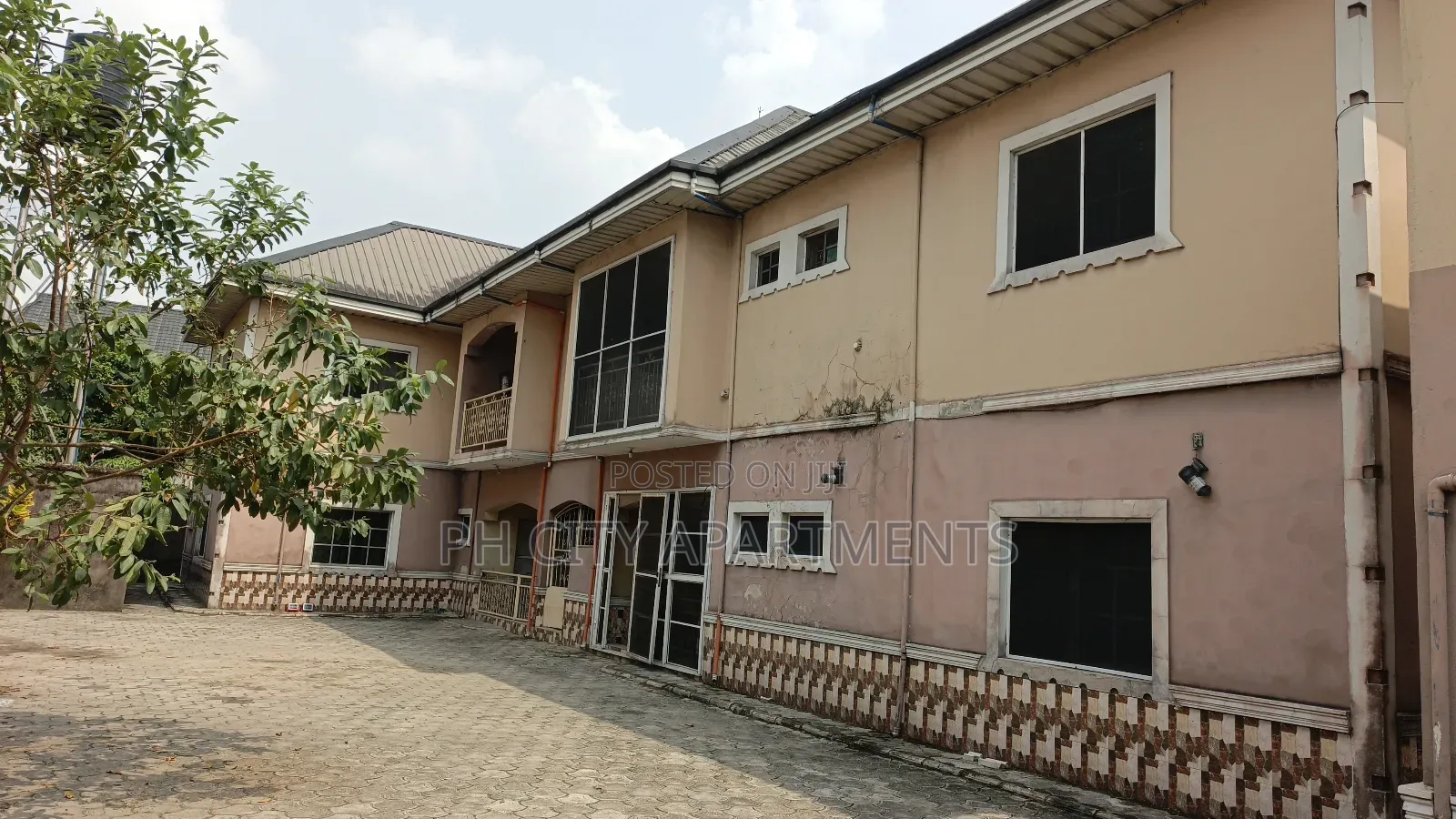 3bdrm Block of Flats in Eliozu for sale in Eliozu