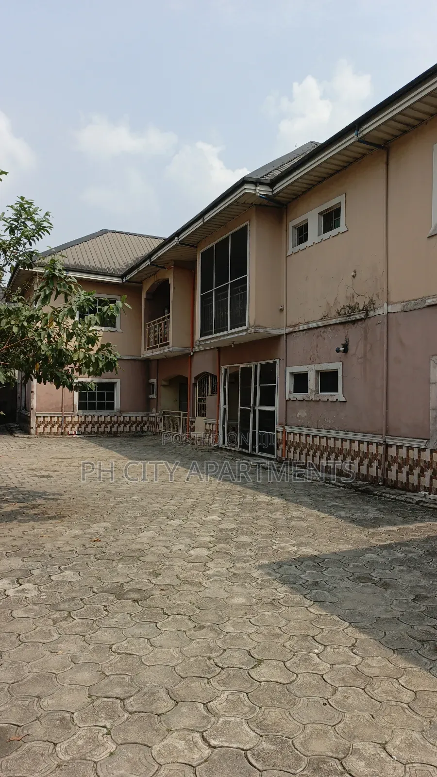 3bdrm Block of Flats in Eliozu for sale in Eliozu