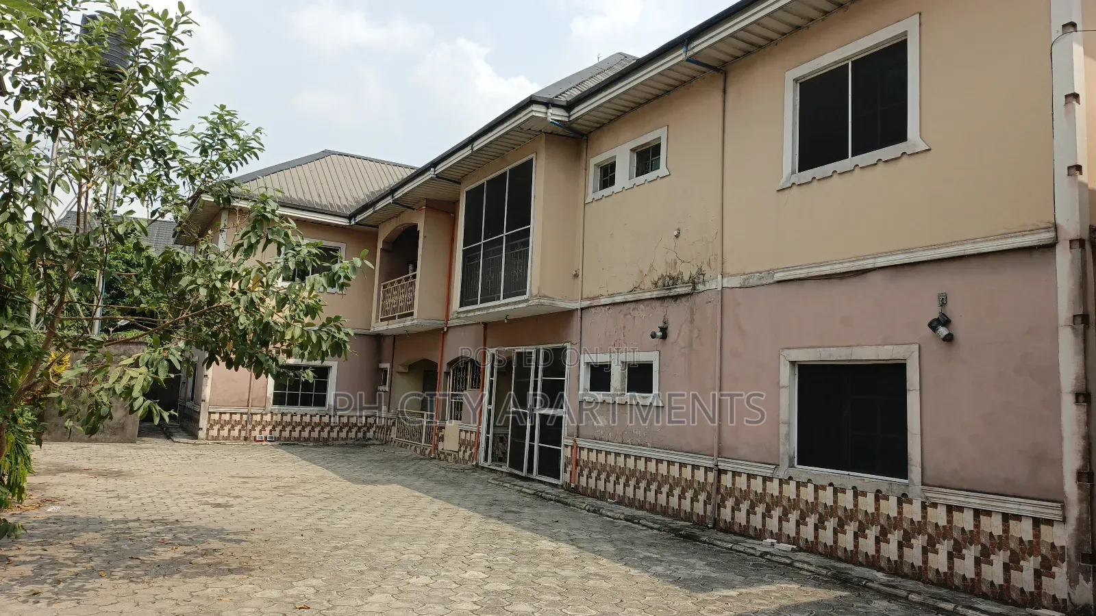 3bdrm Block of Flats in Eliozu for sale in Eliozu