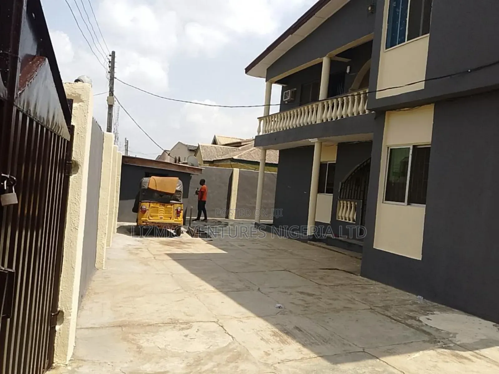 Furnished 3bdrm Block of Flats in Abaranje for sale in Abaranje