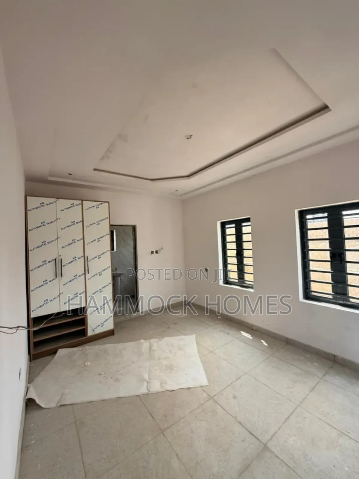 3bdrm Block of Flats in Kolapo Ishola Gra, Akobo for sale in Akobo