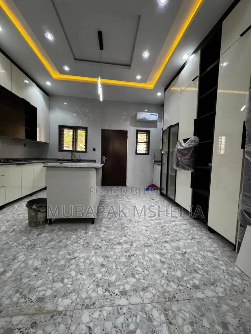 5bdrm Duplex in Katampe Extension for sale in Katampe Extension