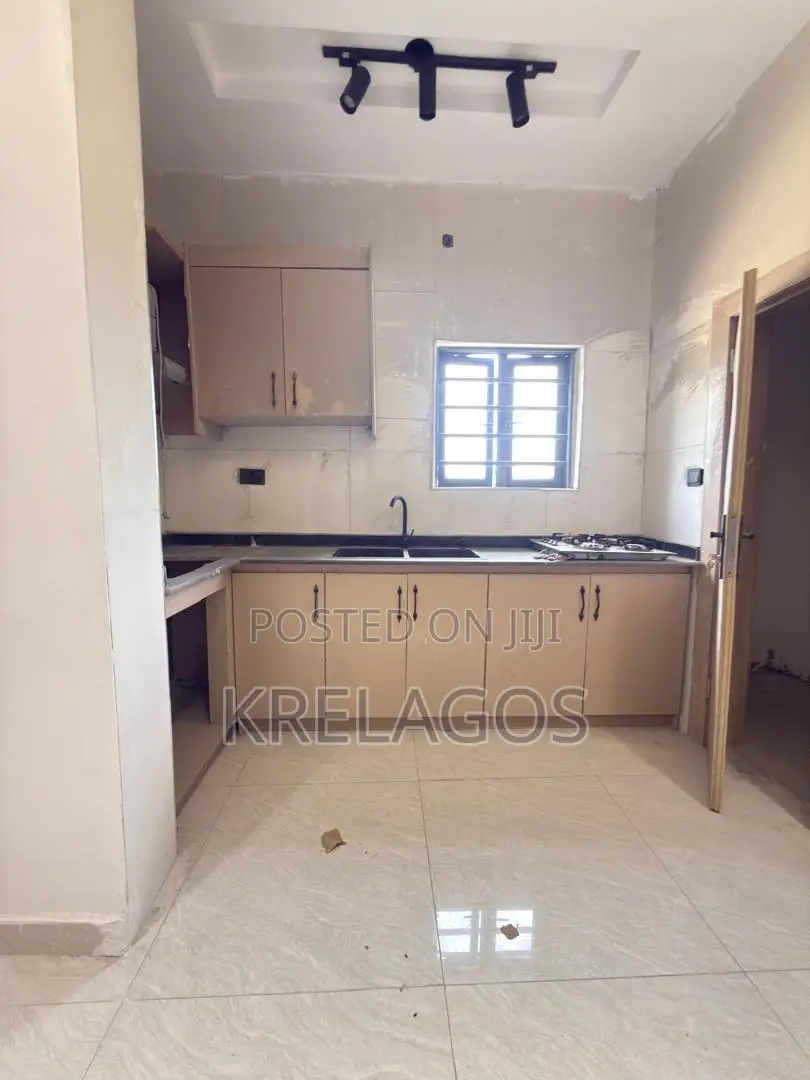 2bdrm Apartment in Ajiwe for sale in Ajiwe