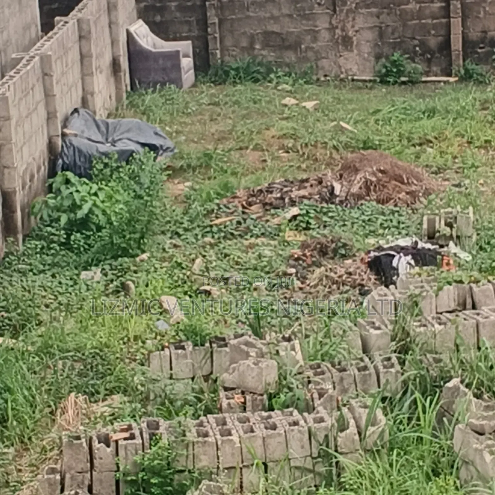 2bdrm Bungalow in Arowojobe, Igando / Ikotun/Igando for sale in Igando / Ikotun/Igando