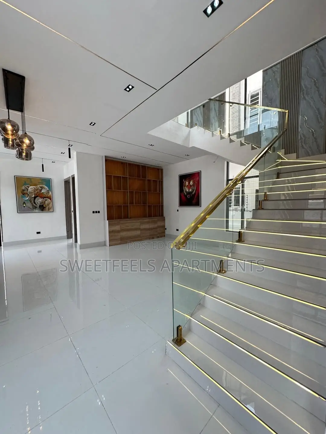 Furnished 5bdrm Duplex in Chevron for sale in Chevron