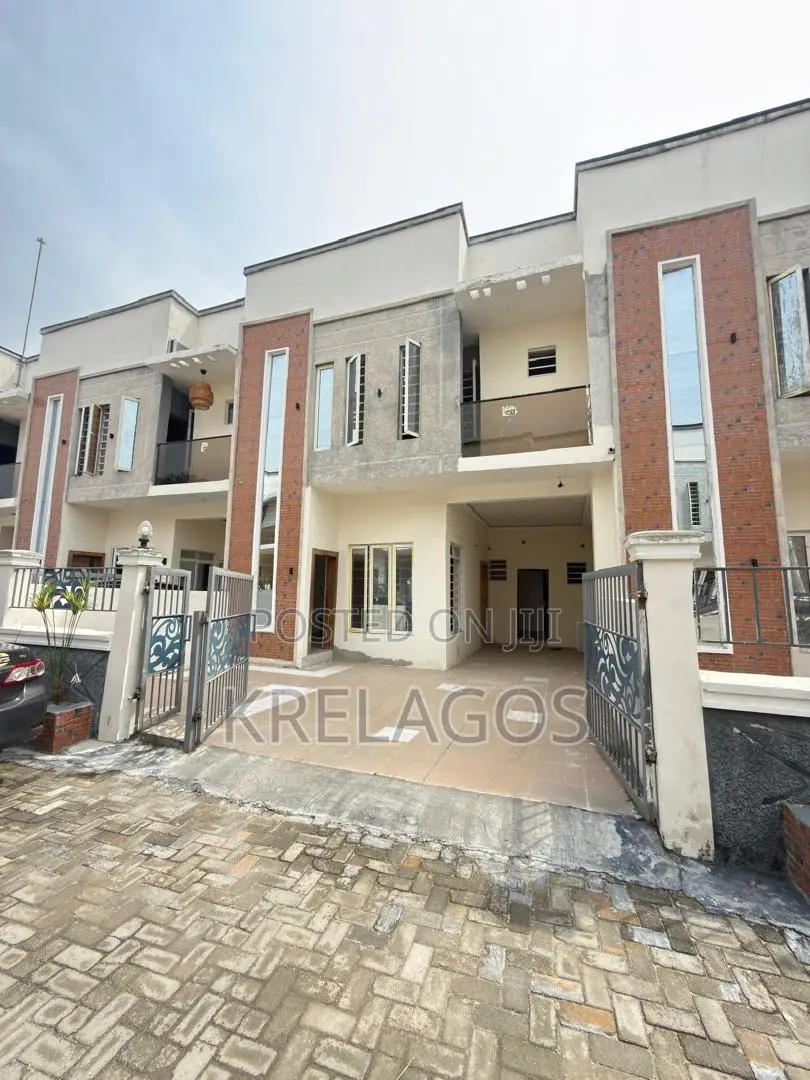 4bdrm Apartment in Ajiwe for sale in Ajiwe