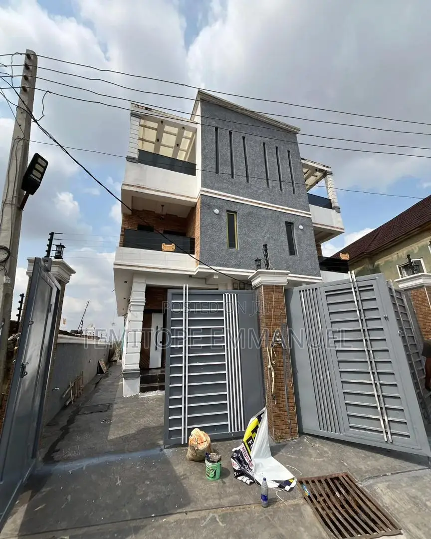 Furnished 4bdrm Duplex in Ogudu Phase 1 for sale in Ogudu