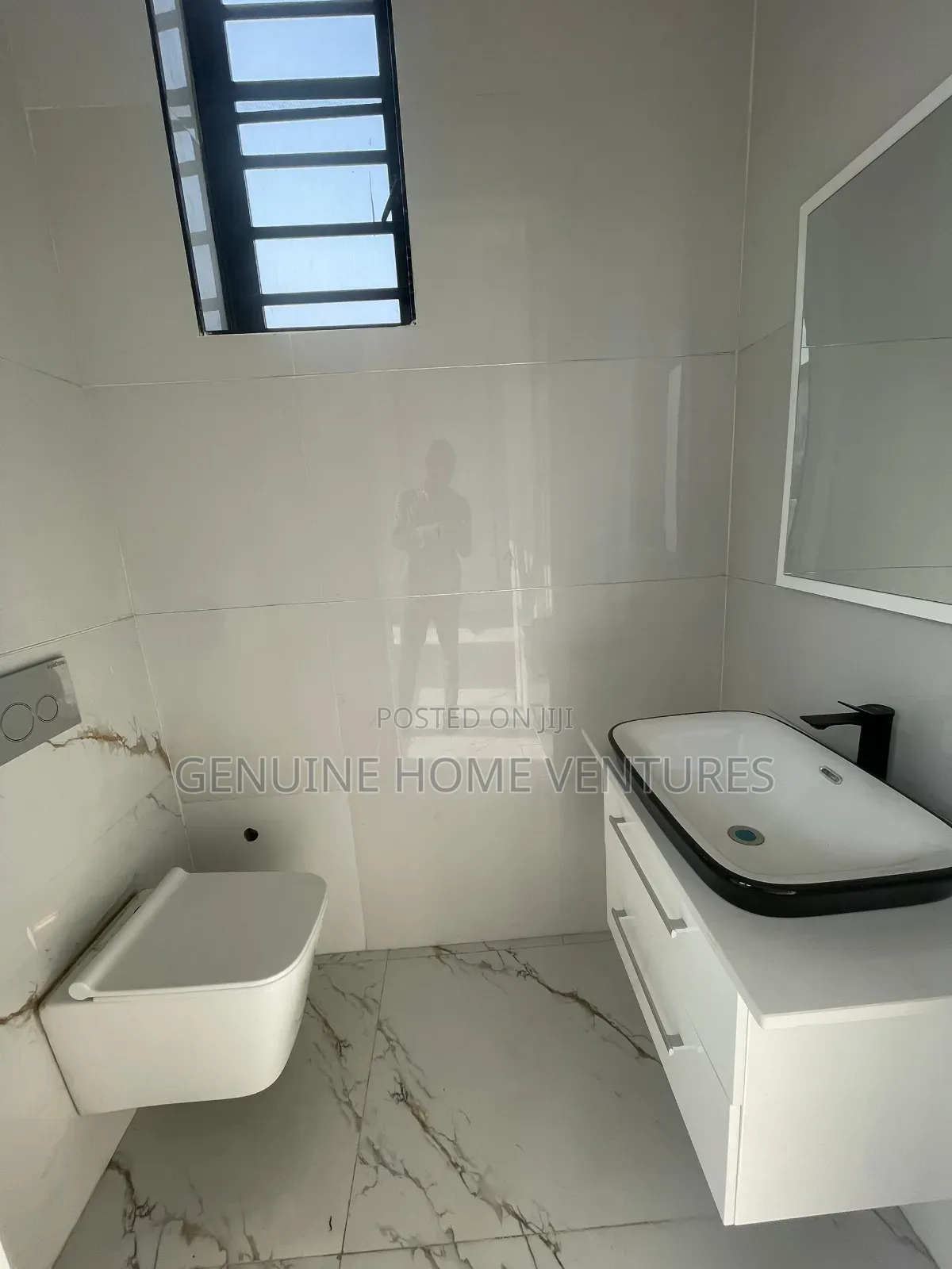 5bdrm Duplex in Vgc, Ikota for sale in Ikota