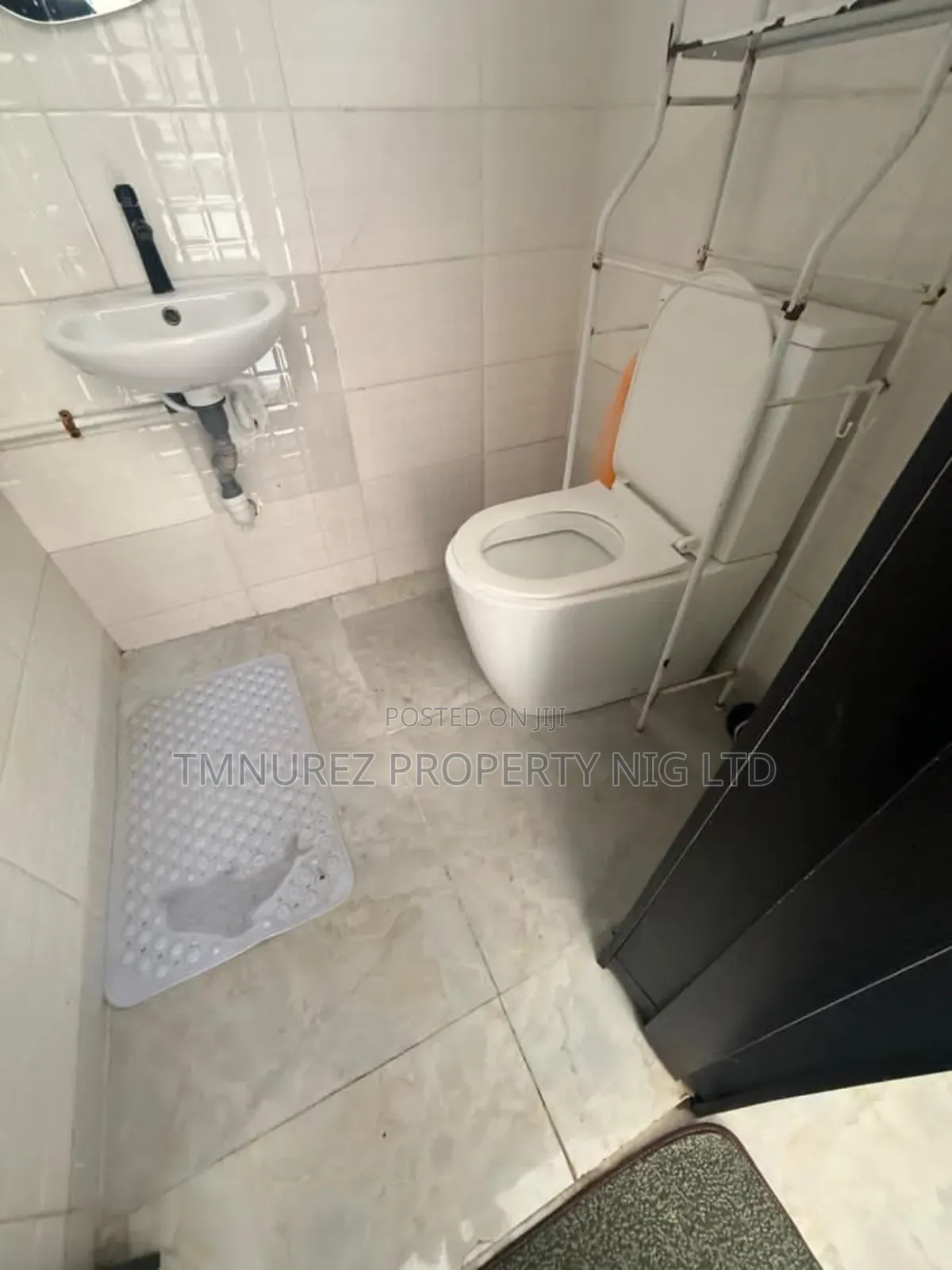 Studio Apartment in Chevron for rent in Chevron