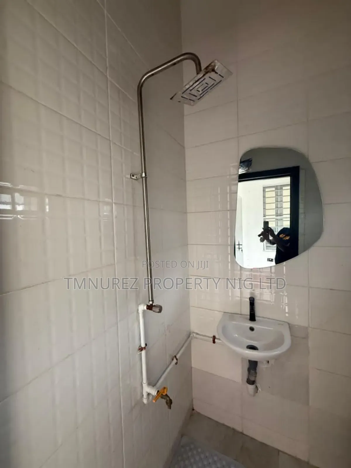 Studio Apartment in Chevron for rent in Chevron