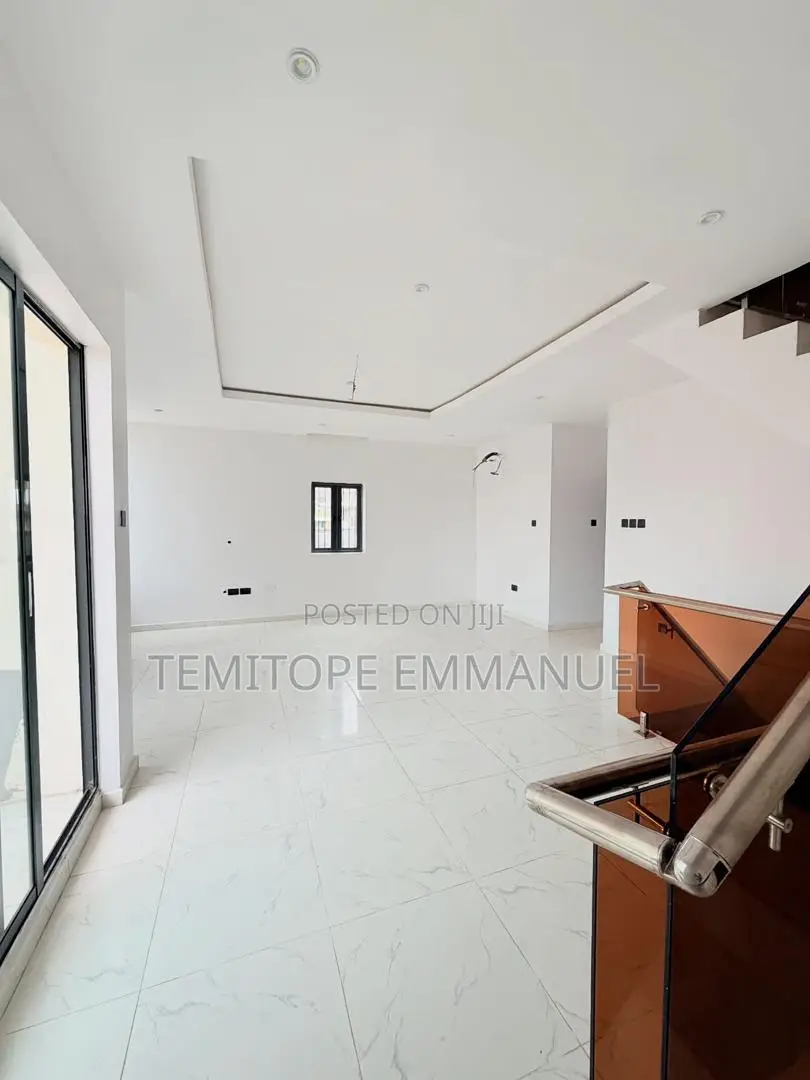 Furnished 4bdrm Duplex in Obanikoro Lagos for sale in Obanikoro