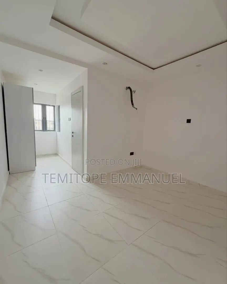 Furnished 4bdrm Duplex in Obanikoro Lagos for sale in Obanikoro