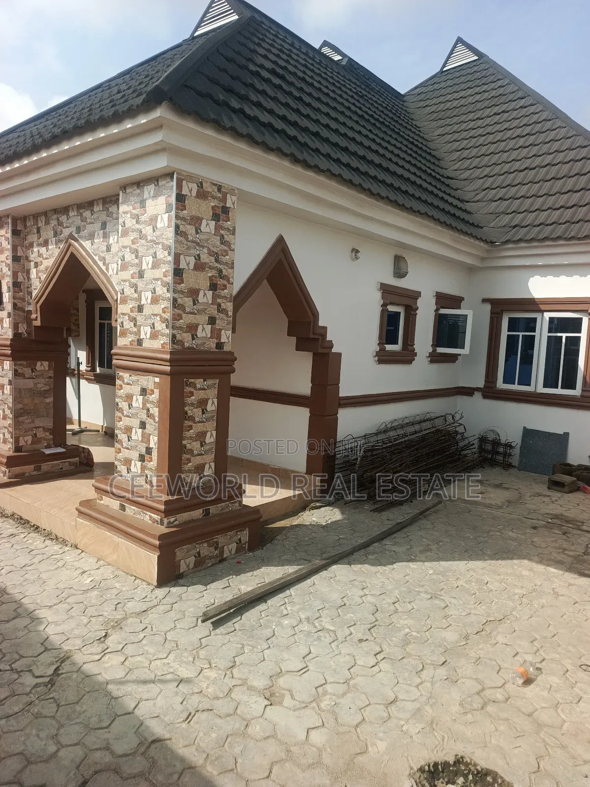 3bdrm Bungalow in Peluseriki Ire Akari, Akala Express for rent in Akala Express