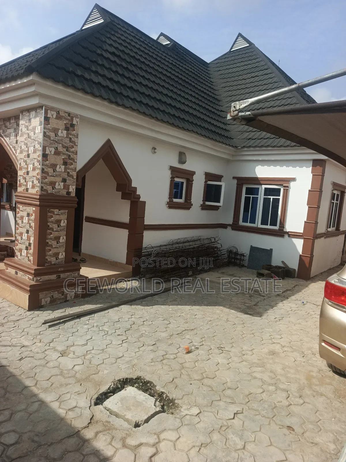 3bdrm Bungalow in Peluseriki Ire Akari, Akala Express for rent in Akala Express