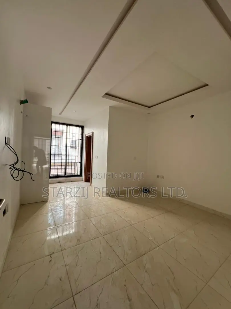 4bdrm Duplex in Apo District for sale in Apo District