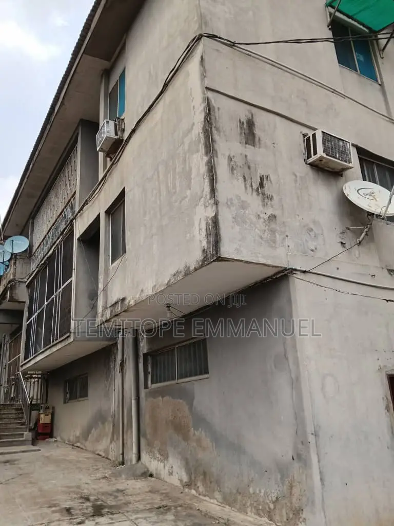 Furnished 12bdrm House in Cement Lagos for sale in Cement