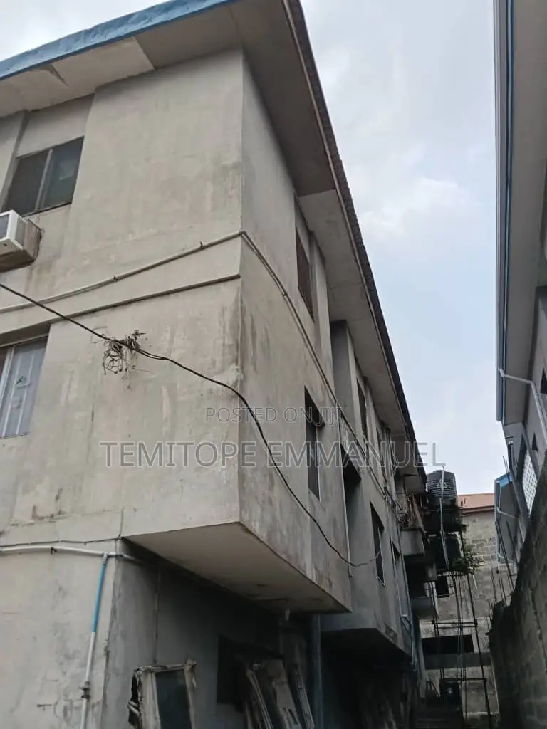 Furnished 12bdrm House in Cement Lagos for sale in Cement