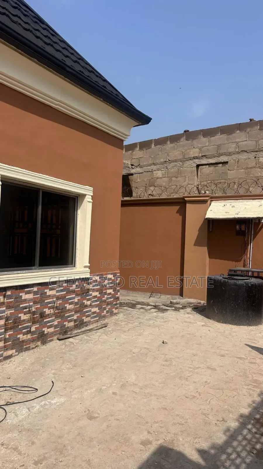 3bdrm Apartment in Adeoje Estate, Akala Express for rent in Akala Express