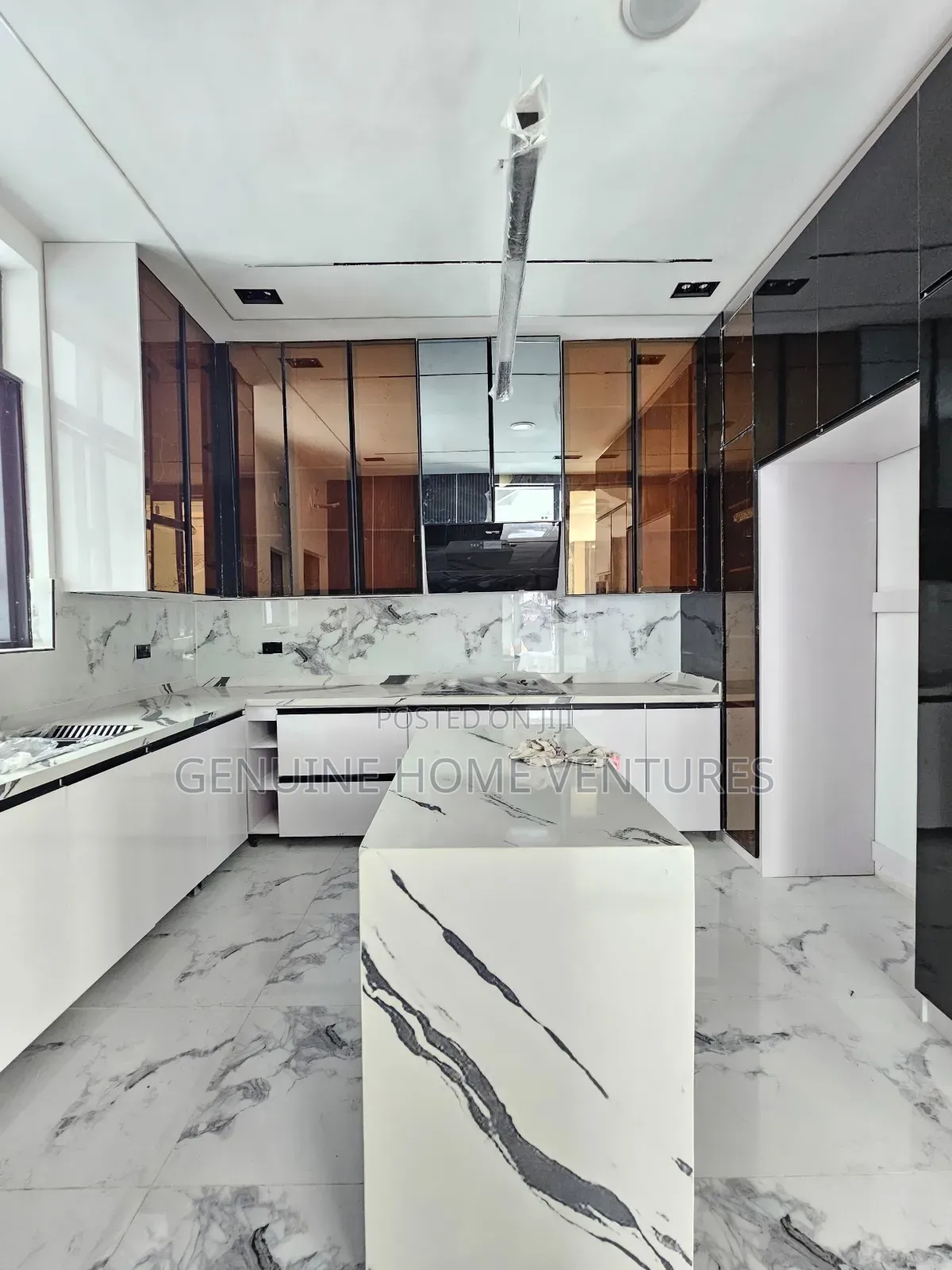 5bdrm Duplex in Lekki. County, Ikota for sale in Ikota