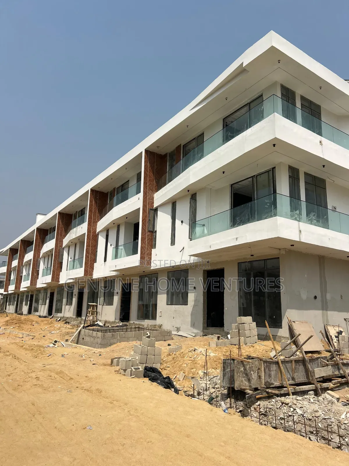 4bdrm Duplex in Lekki Phase 1 for sale in Lekki Phase 1