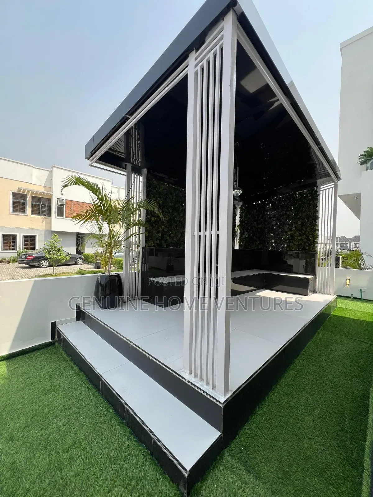 5bdrm Duplex in Chevron for sale in Chevron