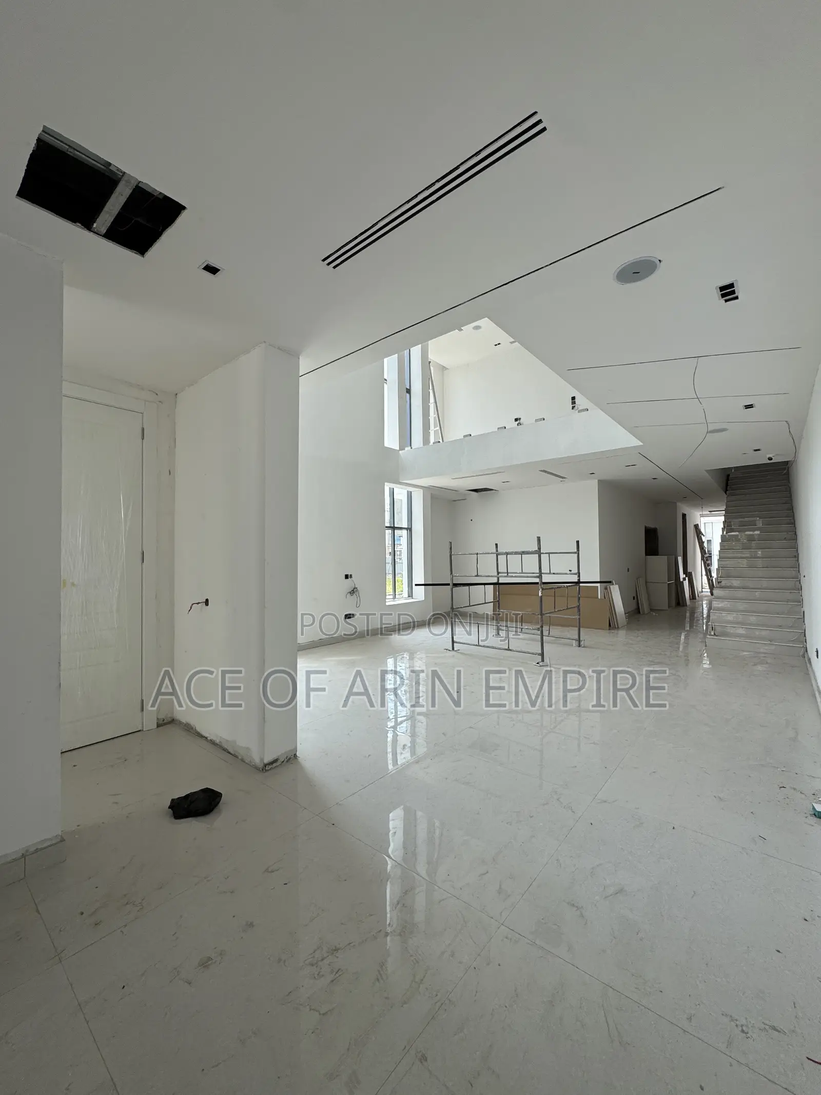 5bdrm Duplex in Ikate for sale in Ikate