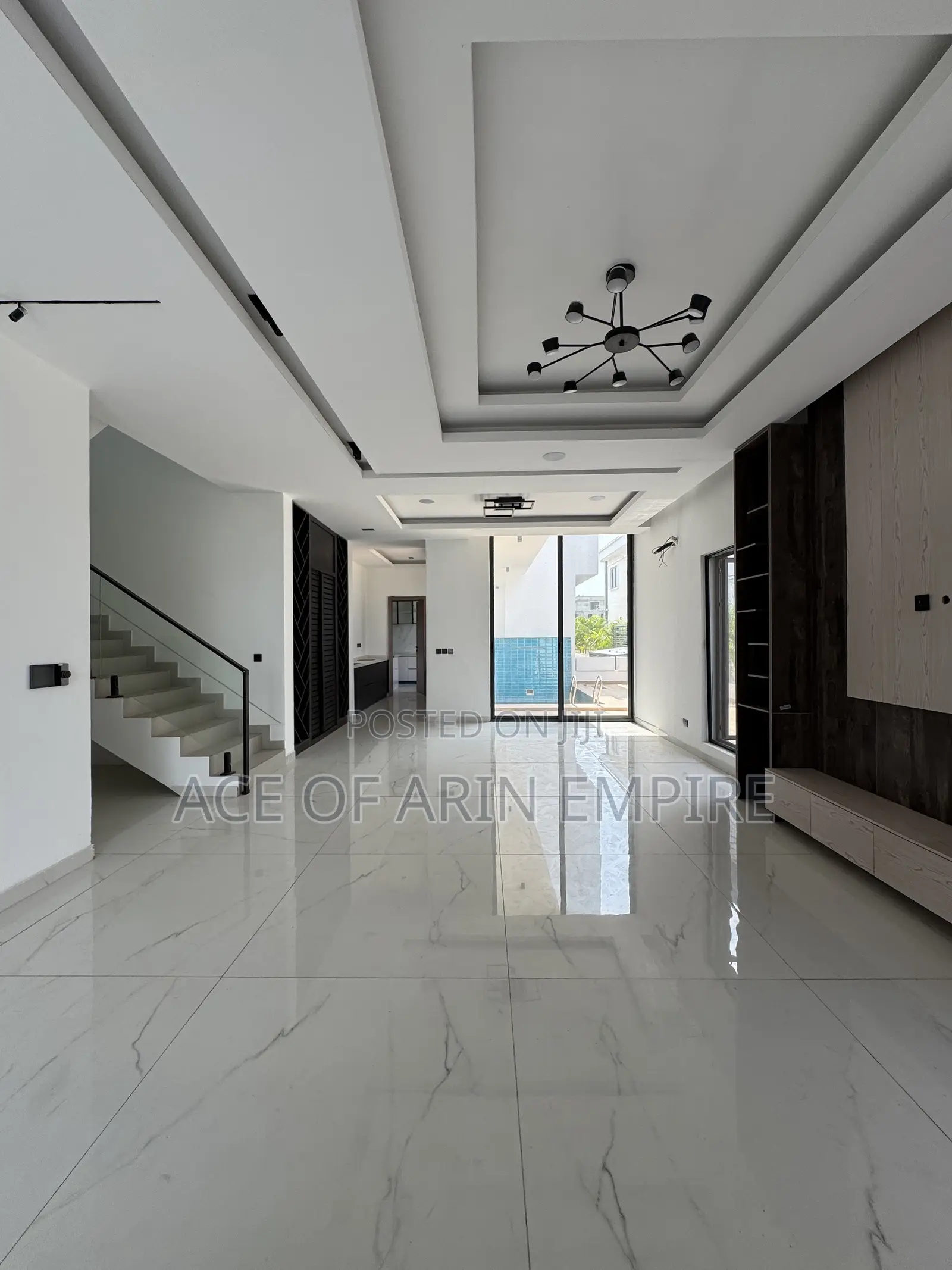 5bdrm Duplex in Ikate for sale in Ikate