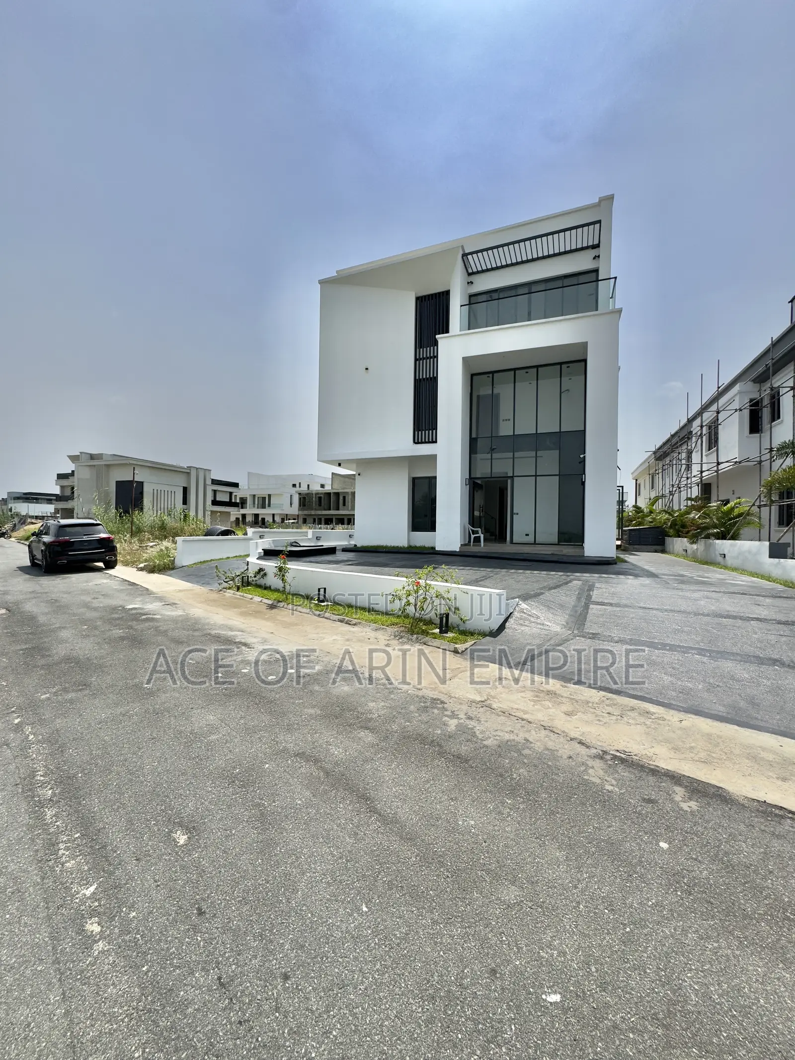 5bdrm Duplex in Ikate for sale in Ikate