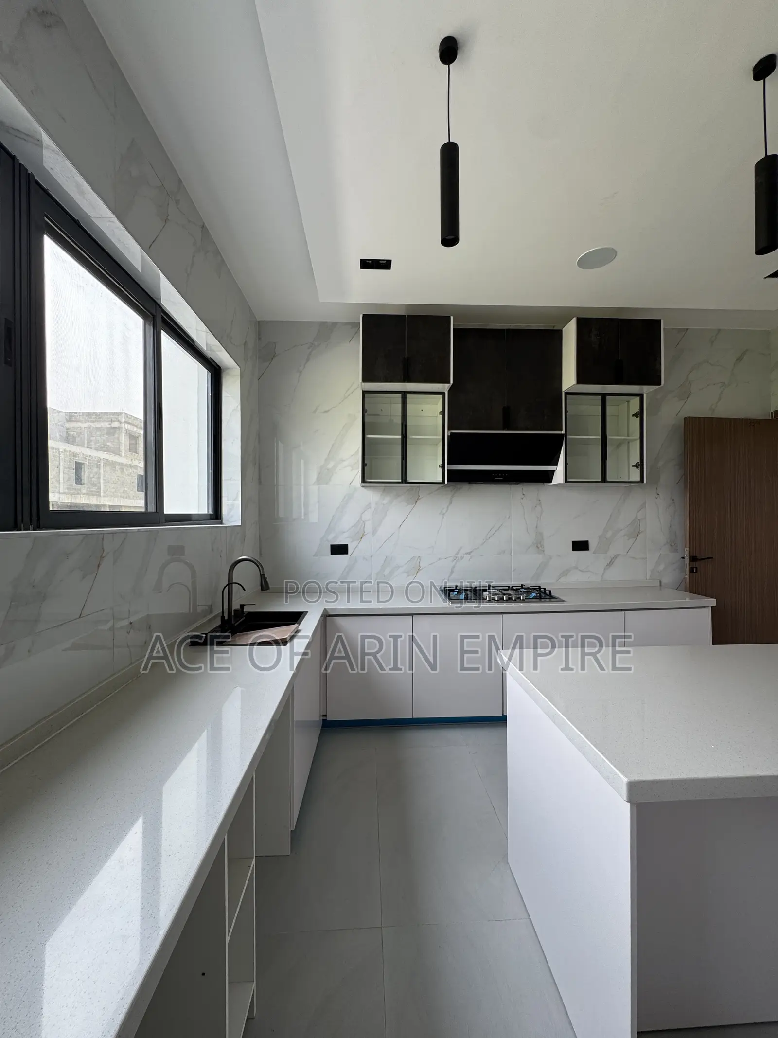 5bdrm Duplex in Ikate for sale in Ikate
