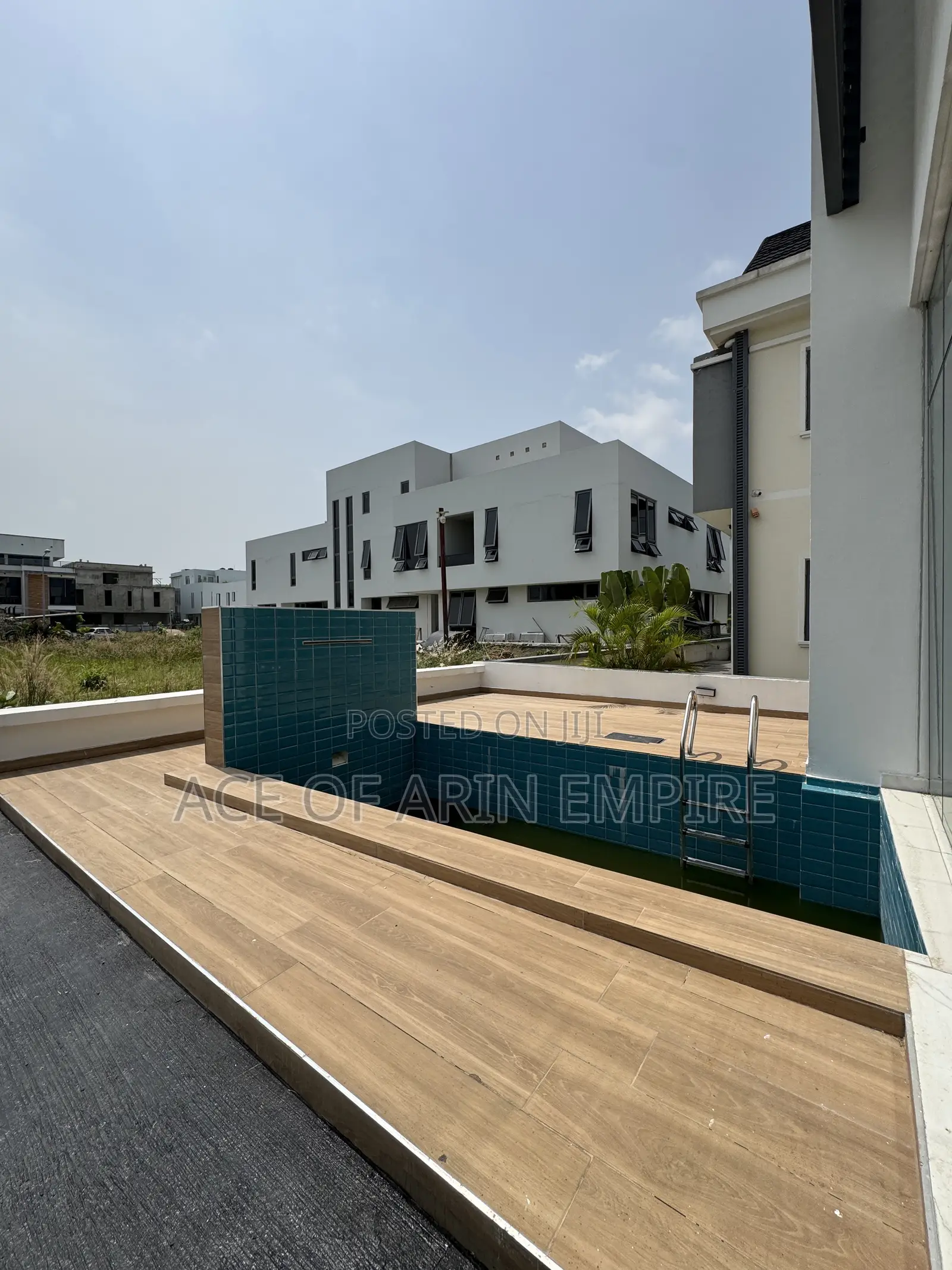 5bdrm Duplex in Ikate for sale in Ikate