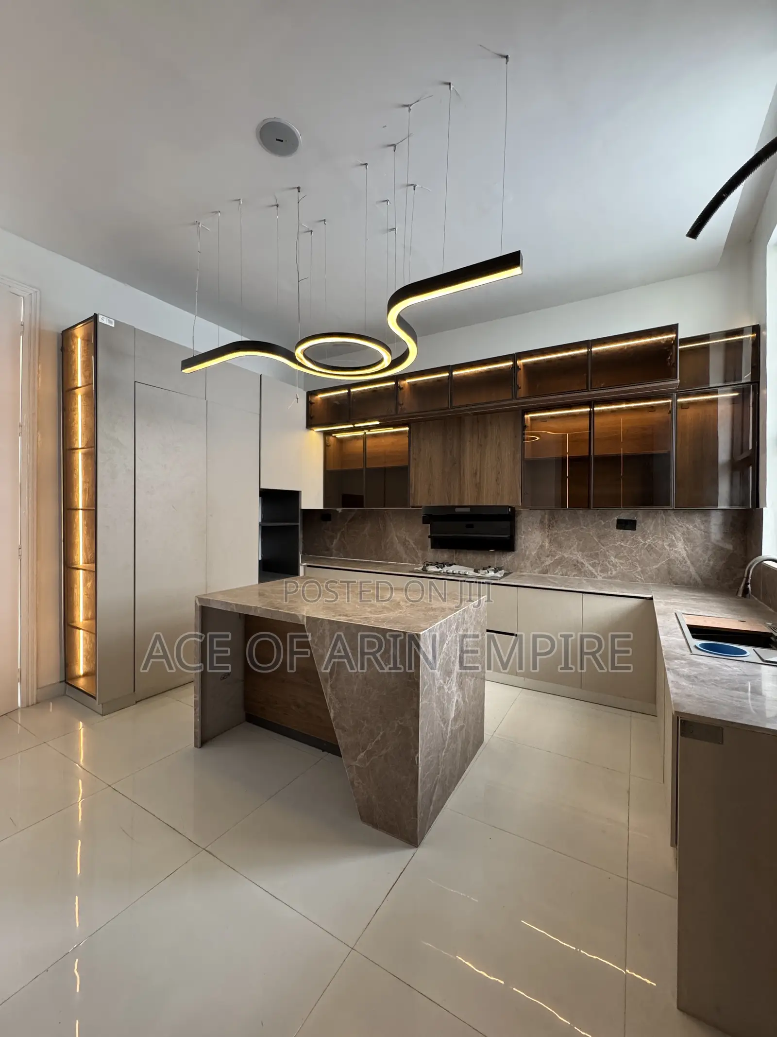 5bdrm Duplex in Osapa London for sale in Osapa london