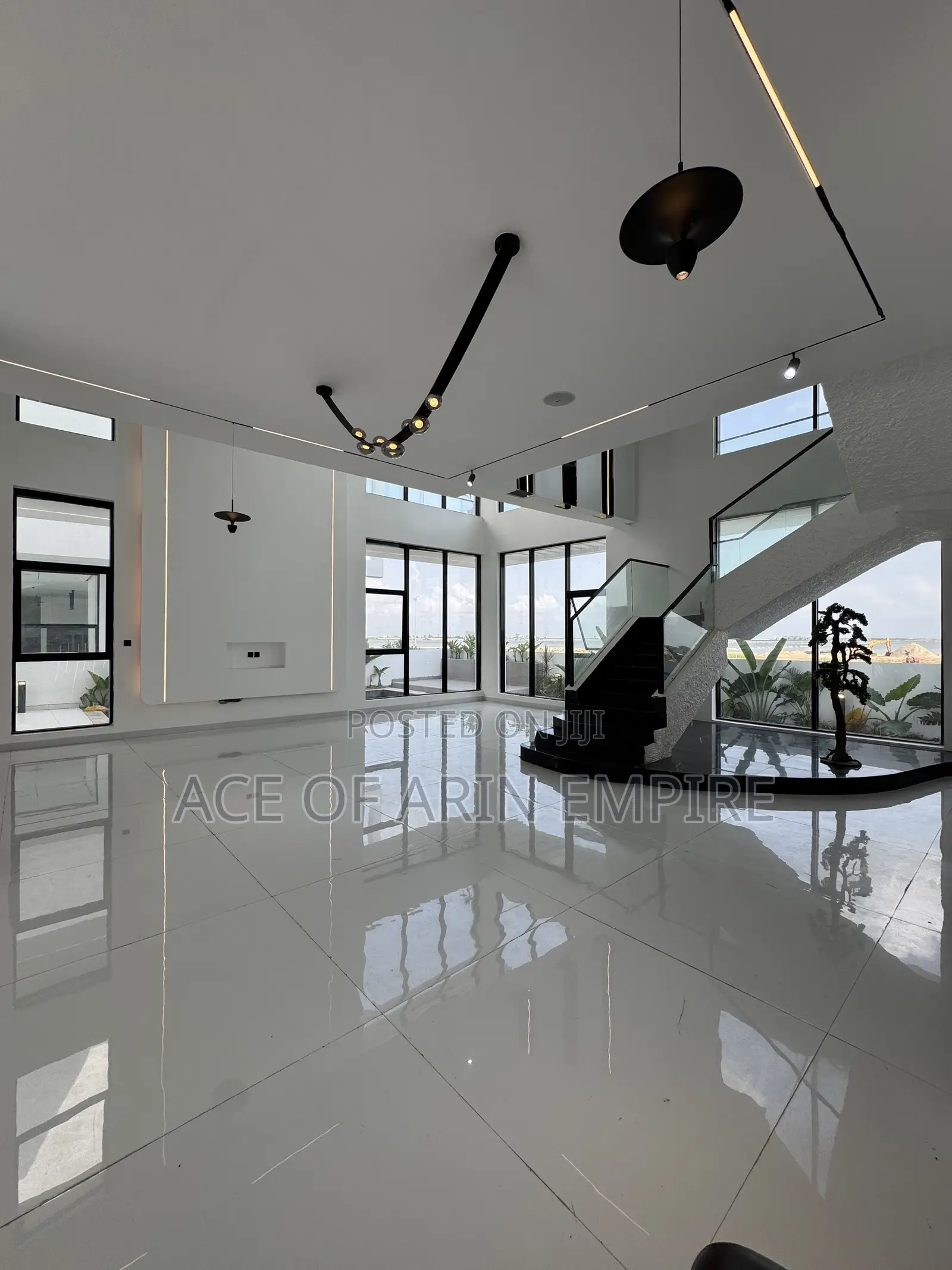 5bdrm Duplex in Osapa London for sale in Osapa london