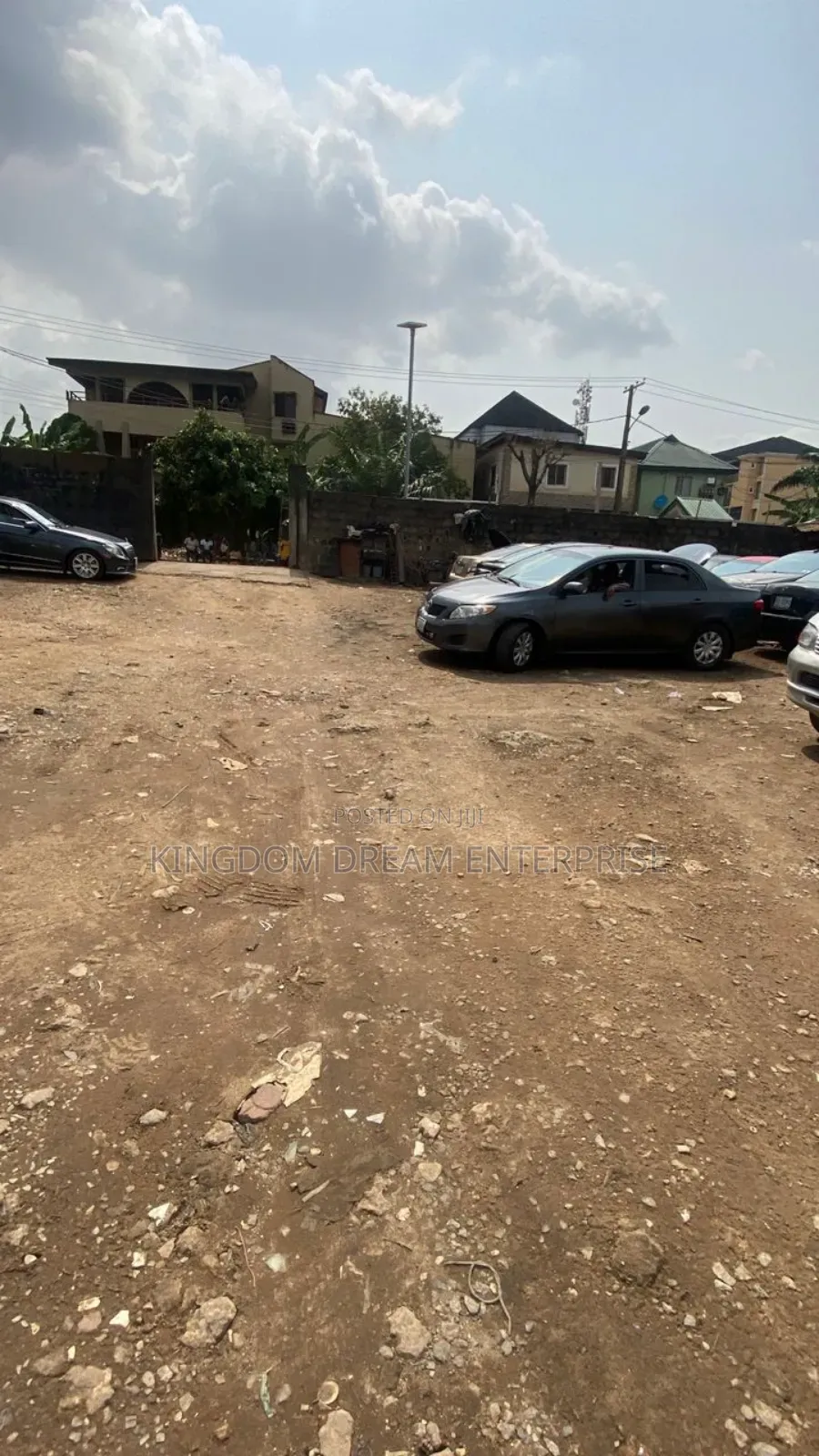 Fenced and Gated 1,430sqm Land Mixed L Development.
Price: N600 in Opebi
