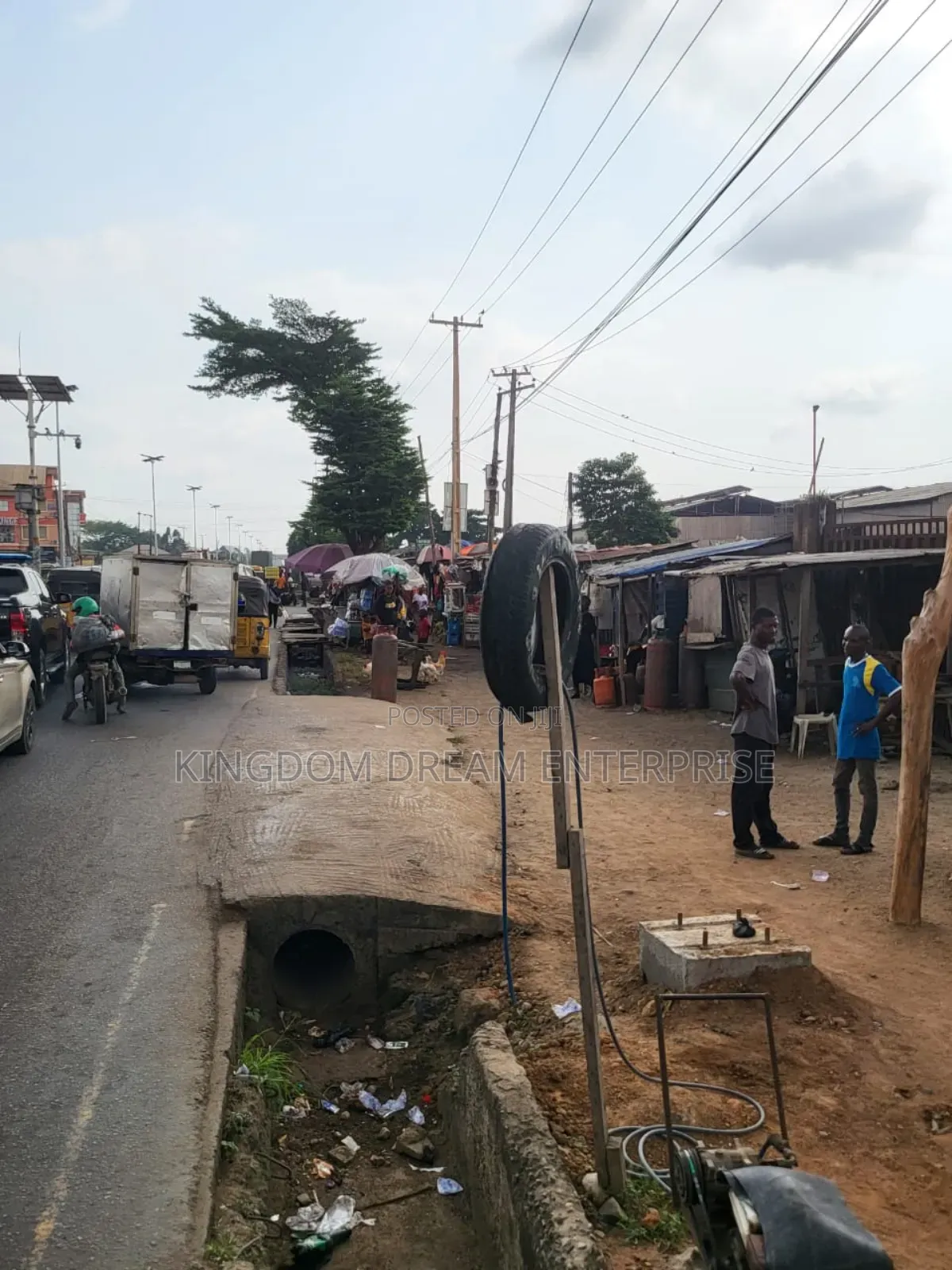 Fenced and Gated 1,430sqm Land Mixed L Development.
Price: N600 in Opebi