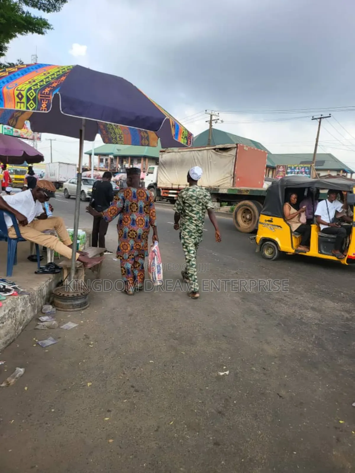 Fenced and Gated 1,430sqm Land Mixed L Development.
Price: N600 in Opebi