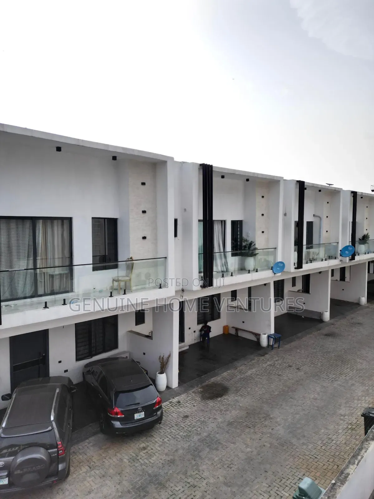 4bdrm Duplex in Ikota for sale in Ikota