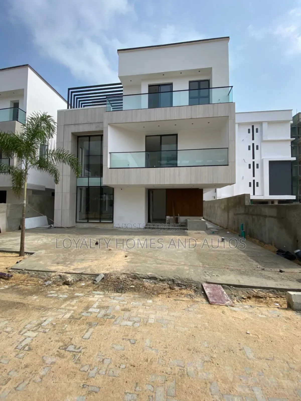 6bdrm Duplex in Lekki Phase 1 for sale in Lekki Phase 1