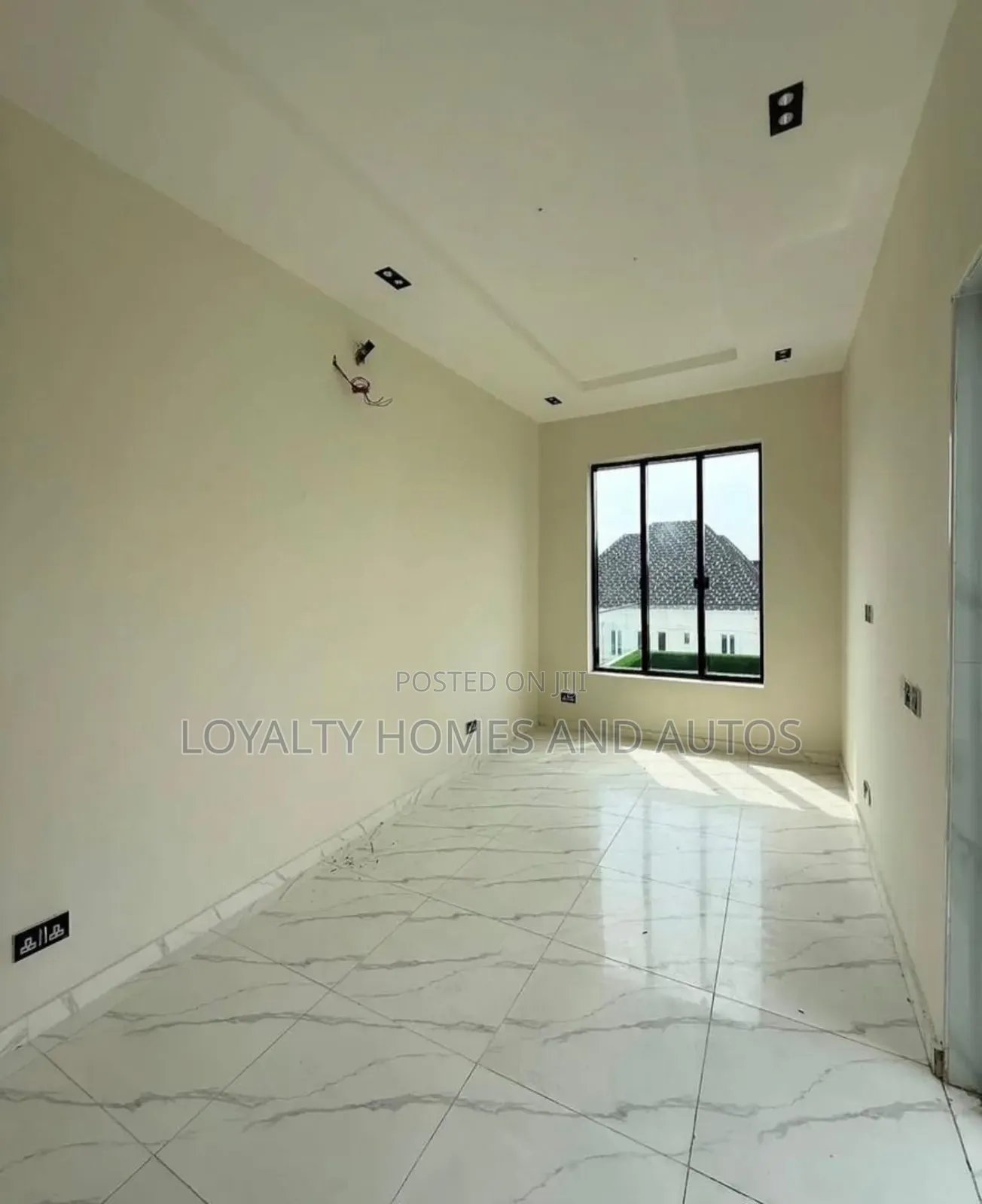 5bdrm Duplex in Ologolo for sale in Ologolo