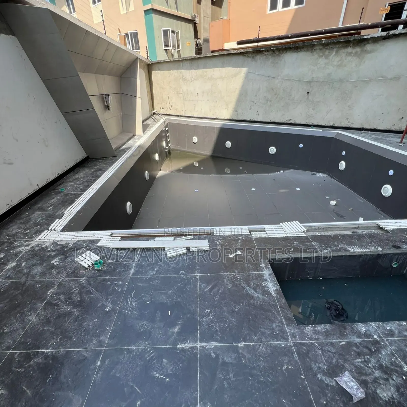 4bdrm Apartment in Ikate for sale in Ikate